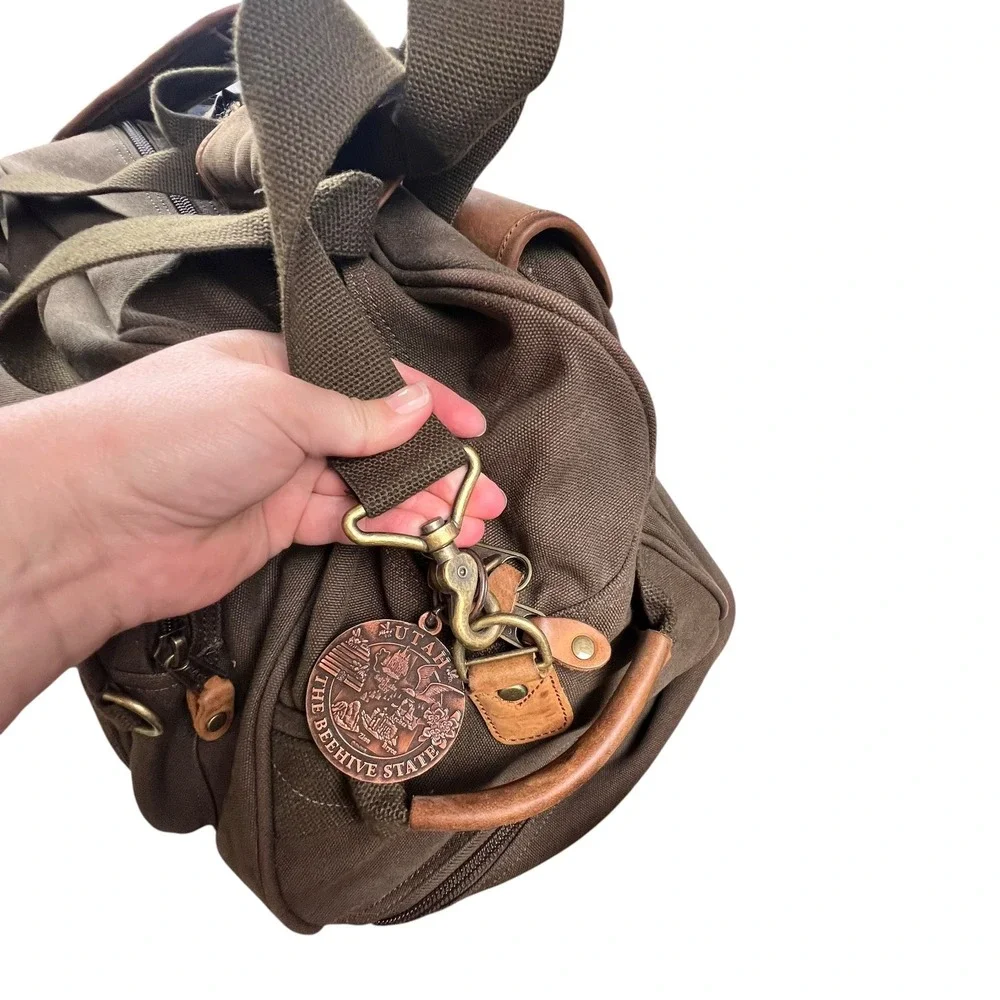Cabelas Canvas Leather Trim Duffel Bag Brown Travel Luggage Weekend Bag